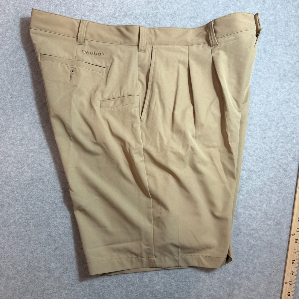 Reebok Golf Mens Pleated Front Performance Golf Shorts Size 44 Tan Khaki Stretch - Picture 3 of 10